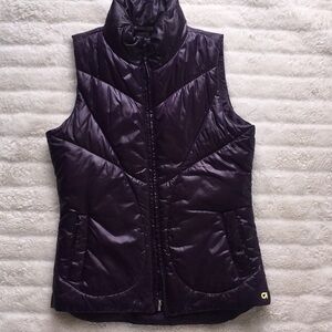 GAP vest beautiful plum color!